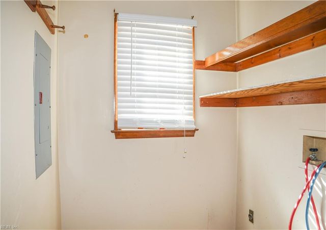 113 King Forest LN, Newport News, VA 23608