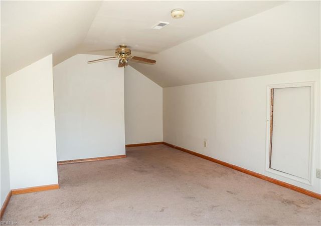 113 King Forest LN, Newport News, VA 23608