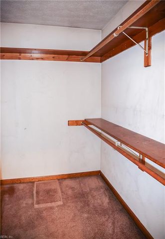 113 King Forest LN, Newport News, VA 23608