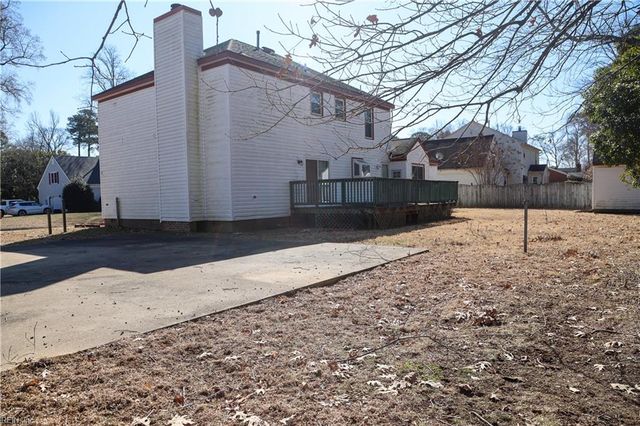 113 King Forest LN, Newport News, VA 23608