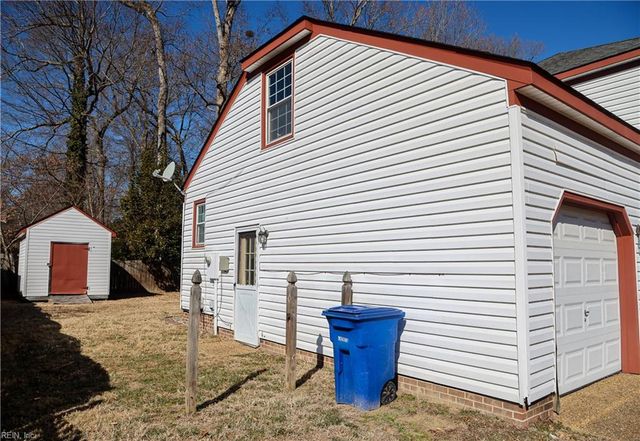 113 King Forest LN, Newport News, VA 23608