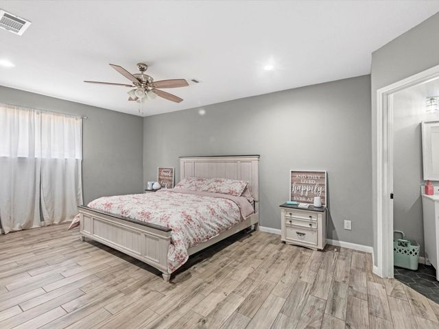 7422 Nodding Pines Lane, Houston, TX 77044