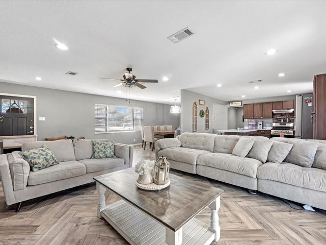 7422 Nodding Pines Lane, Houston, TX 77044