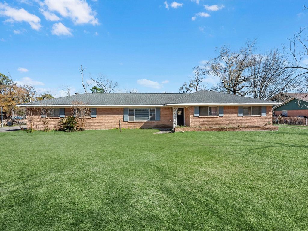 7422 Nodding Pines Lane, Houston, TX 77044