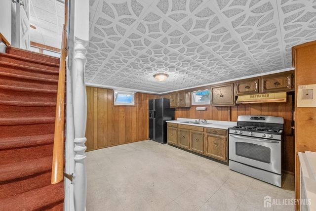 176 Grenville Street, Woodbridge Proper, NJ 07095