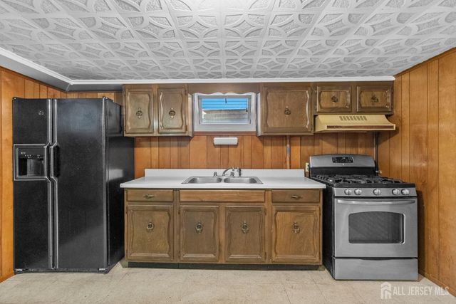 176 Grenville Street, Woodbridge Proper, NJ 07095