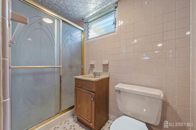 176 Grenville Street, Woodbridge Proper, NJ 07095