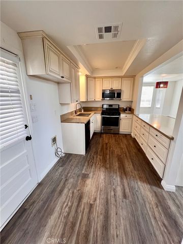 129 W Palmyra, Orange, CA 92866