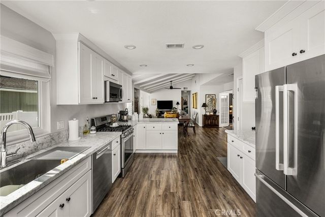 2508 Park Lake, Santa Ana, CA 92705