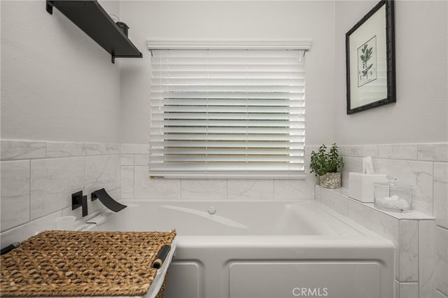 2508 Park Lake, Santa Ana, CA 92705