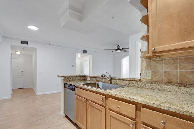 7101 MYRTLEWOOD Circle W, Palm Beach Gardens, FL 33418