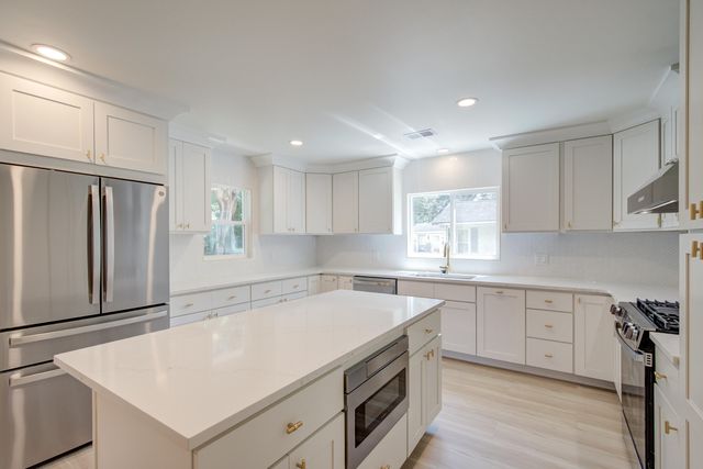 1232 Silverleaf Circle, Charleston, SC 29412