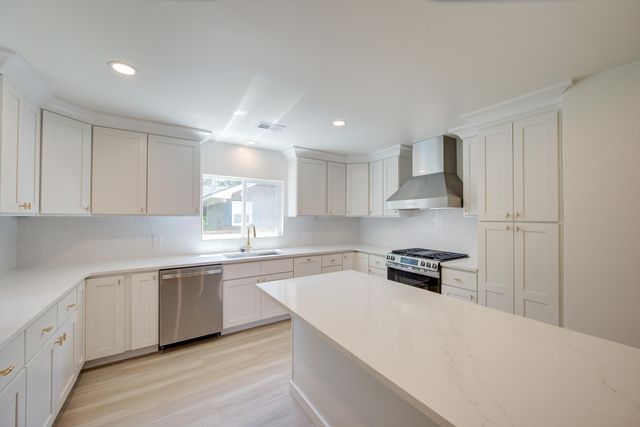 1232 Silverleaf Circle, Charleston, SC 29412