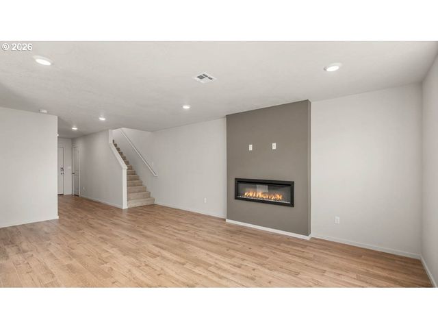 689 Terra Linda Ave, Eugene, OR 97404