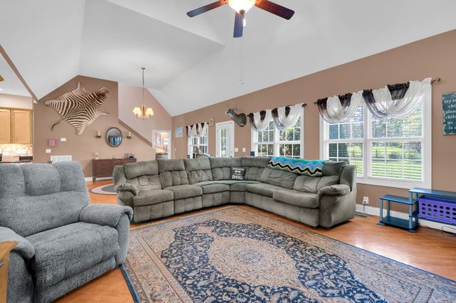 2607 Old Tullahoma Rd, Winchester, TN 37398