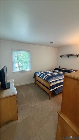 5501 Buxton Ct, Chester, VA 23831