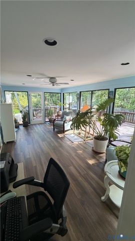 5501 Buxton Ct, Chester, VA 23831