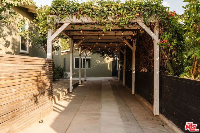 2826 Macon Street, Los Angeles, CA 90065
