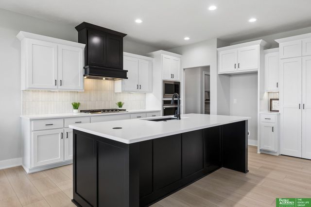 5602 N 198th Street, Elkhorn, NE 68022