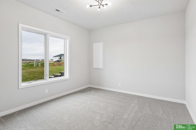 5602 N 198th Street, Elkhorn, NE 68022