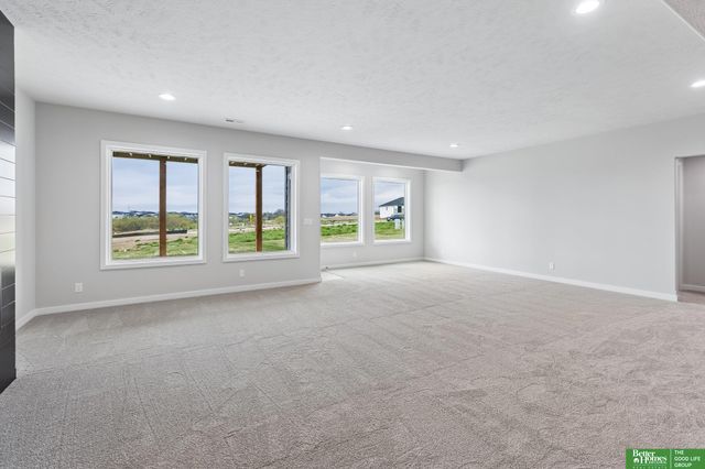 5602 N 198th Street, Elkhorn, NE 68022