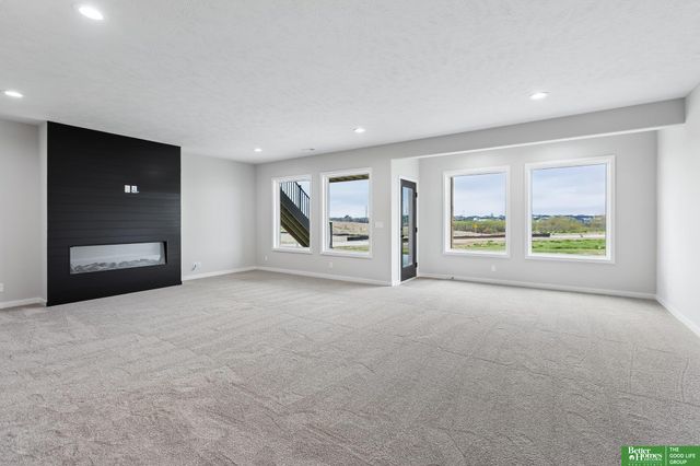 5602 N 198th Street, Elkhorn, NE 68022
