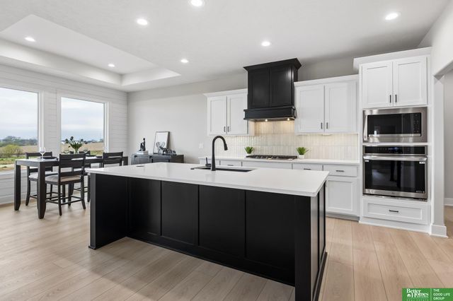 5602 N 198th Street, Elkhorn, NE 68022