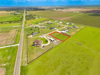 000 Anaqua Dr, Orange Grove, TX 78372