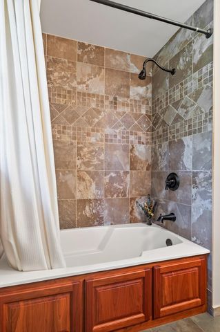 4000 Baker Road, Minnetonka, MN 55305