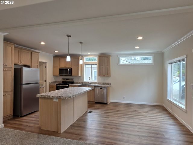 7940 Se Posey, Milwaukie, OR 97267