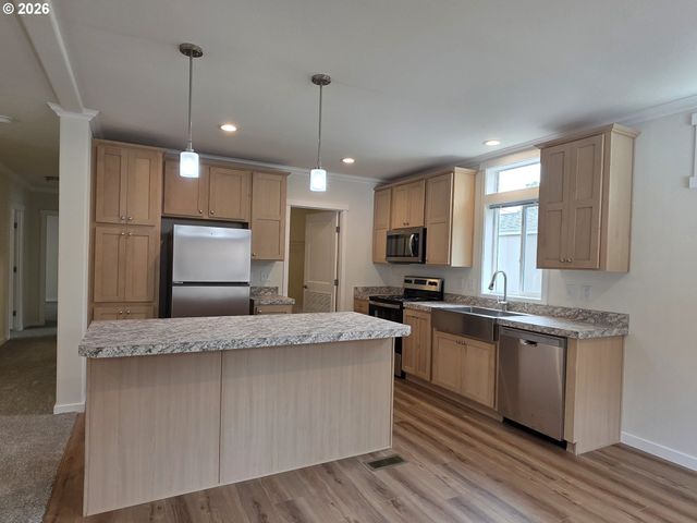 7940 Se Posey, Milwaukie, OR 97267