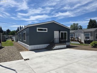 7940 Se Posey, Milwaukie, OR 97267