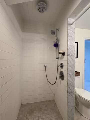 7 Bay St 10, Hull, MA 02045