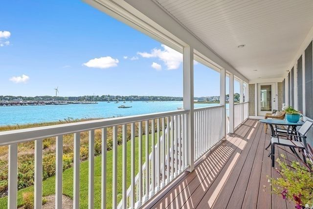 7 Bay St 10, Hull, MA 02045