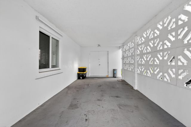 2010 SW 6th Avenue, Boynton Beach, FL 33426