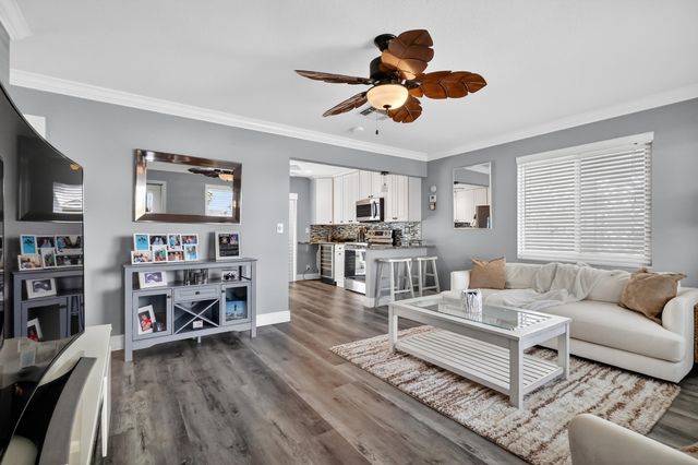 2010 SW 6th Avenue, Boynton Beach, FL 33426