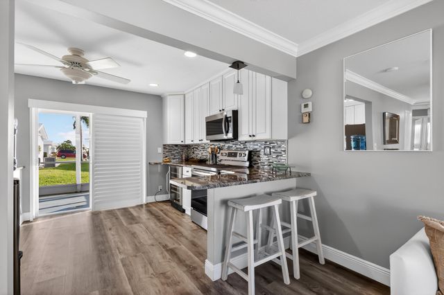 2010 SW 6th Avenue, Boynton Beach, FL 33426