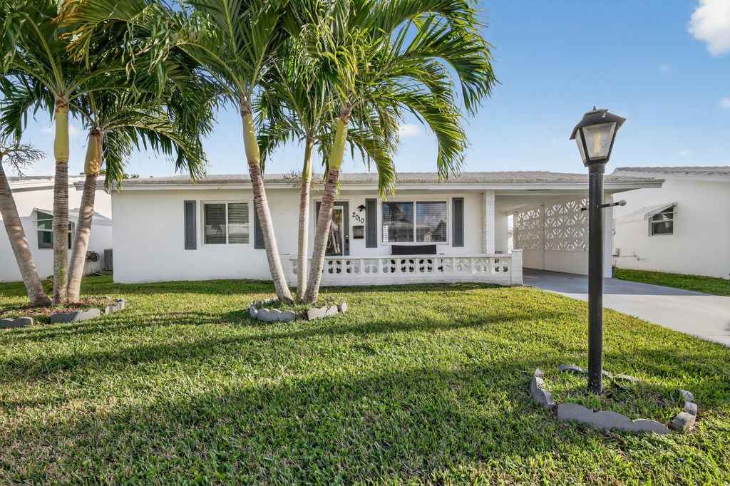 2010 SW 6th Avenue, Boynton Beach, FL 33426