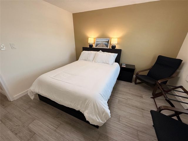 4942 COQUINA KEY DRIVE SE, St Petersburg, FL 33705