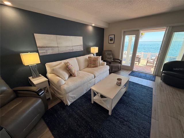 4942 COQUINA KEY DRIVE SE, St Petersburg, FL 33705