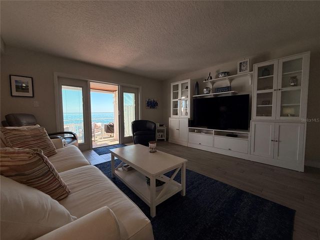 4942 COQUINA KEY DRIVE SE, St Petersburg, FL 33705