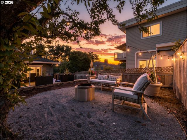 7215 Sw 8TH Ave, Portland, OR 97219