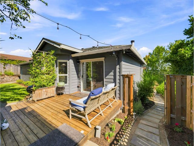 7215 Sw 8TH Ave, Portland, OR 97219