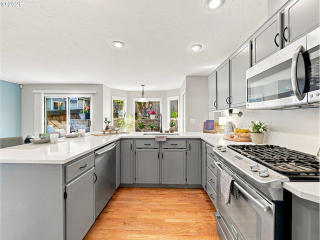 7215 Sw 8TH Ave, Portland, OR 97219