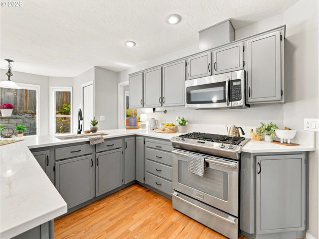 7215 Sw 8TH Ave, Portland, OR 97219