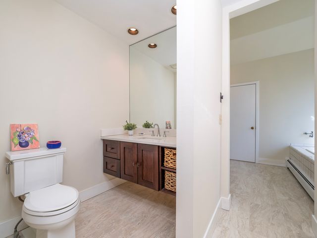 21 Pent Road, Weston, CT 06883