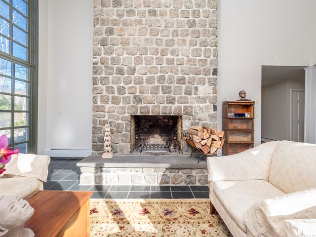 21 Pent Road, Weston, CT 06883