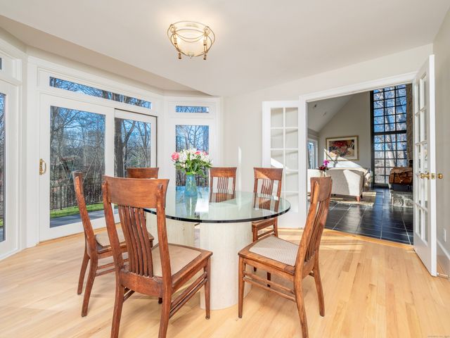 21 Pent Road, Weston, CT 06883