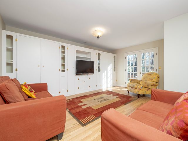 21 Pent Road, Weston, CT 06883