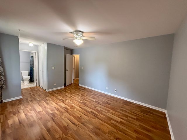 3026 Roberts Drive 8, Woodridge, IL 60517